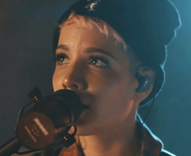 Halsey – Eyes Closed