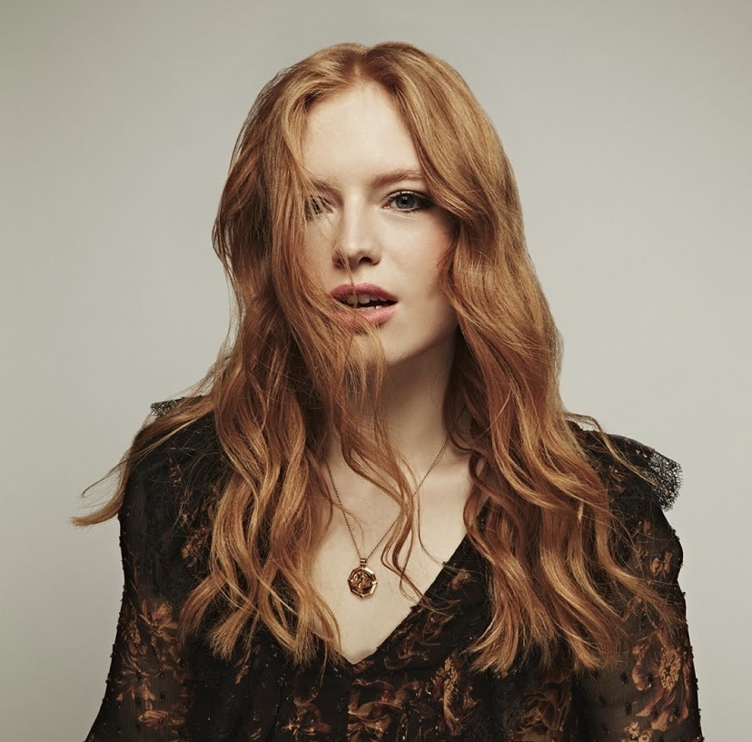 Freya Ridings – Blackout